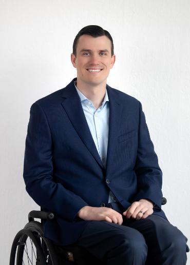 Headshot of Robert Paylor
