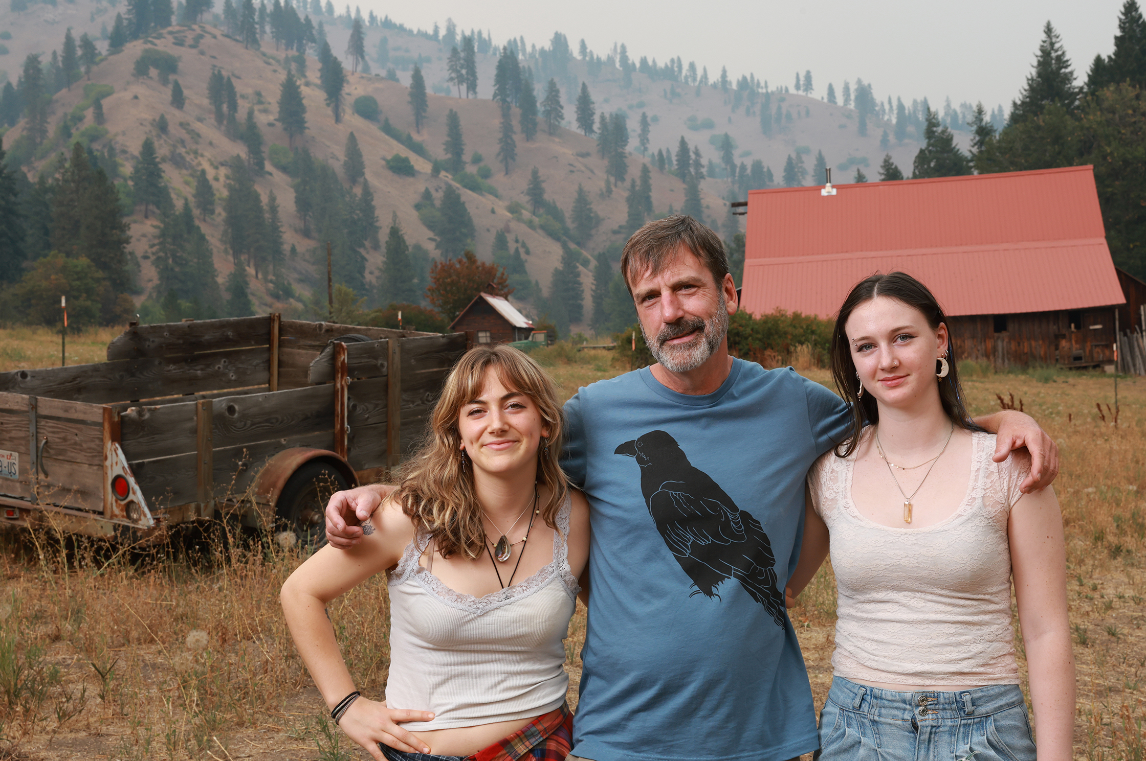 Derek with his daughters (l-r) Zoey Sheffield and Kelsea Sheffield.