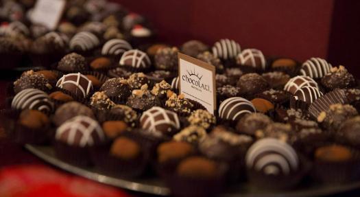 a photo of chocolate truffles 
