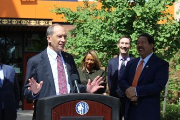 Albers dean Joe Phillips with Seattle mayor Bruce Harrell at the Liberty Project launch in 2023