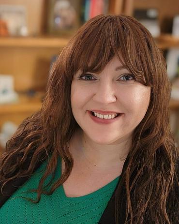 Heather Reis Fike Headshot