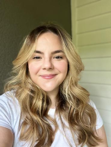 Julia Headshot