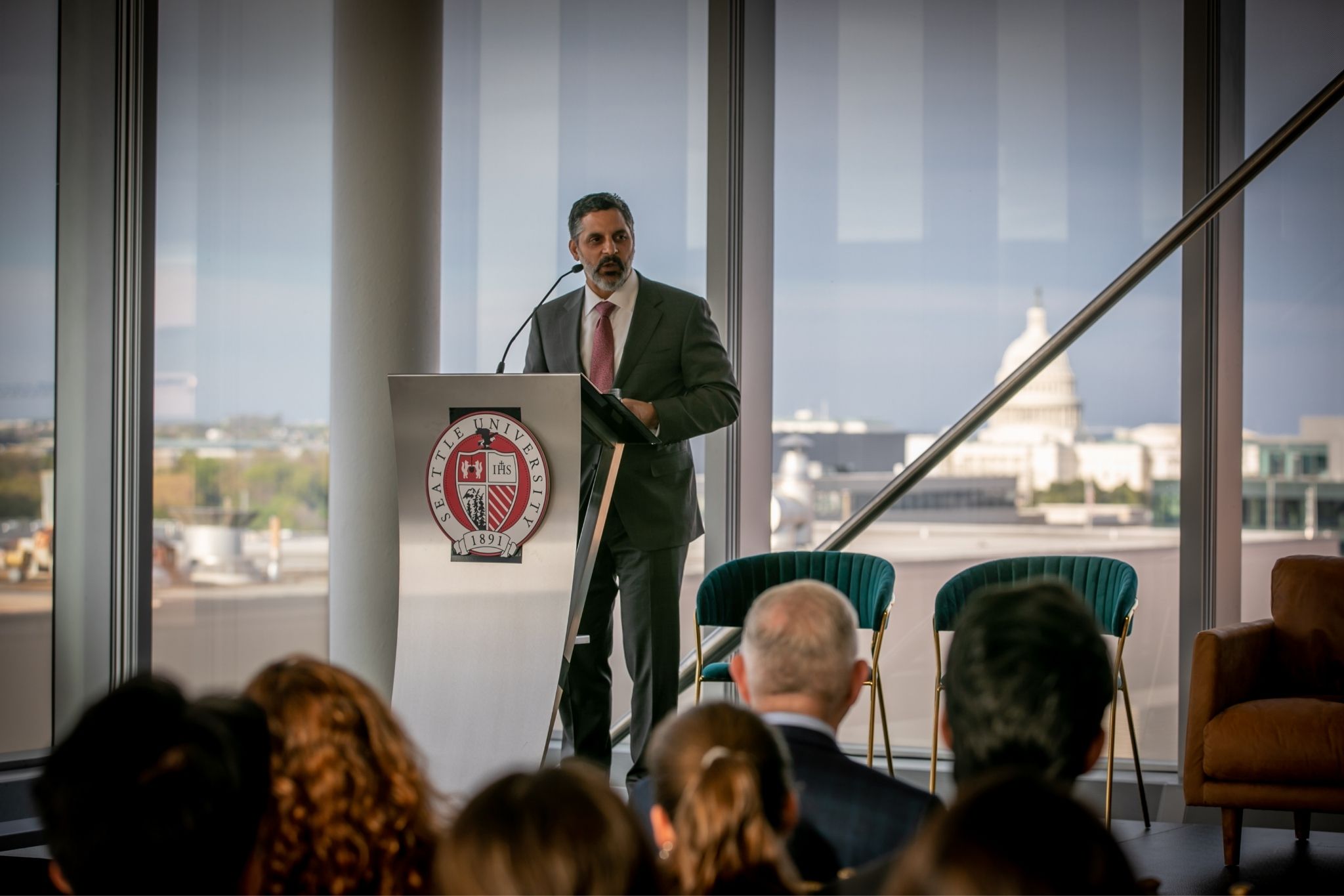 President Peñalver address D.C. guests